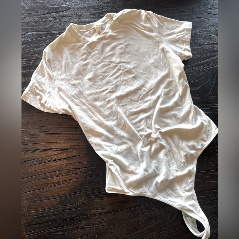 S K I M S  Short Sleeve Bodysuit XL
